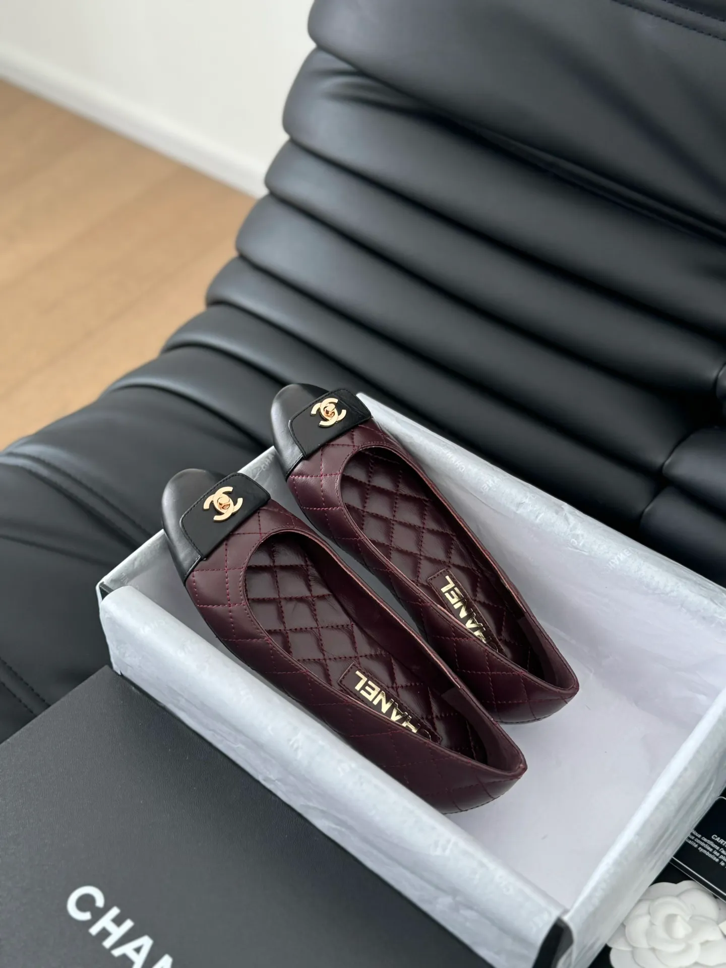 👟👟Ex-factory price 540👟👟 Purchasing-grade Chanel 24B new schoolbag buckle ballet shoes, classic diamond pattern, never tire of it😌 Sheepskin lining on the upper, leather outsole, high flat heel Size: 35-39 Other sizes 40/41/42/43 customized